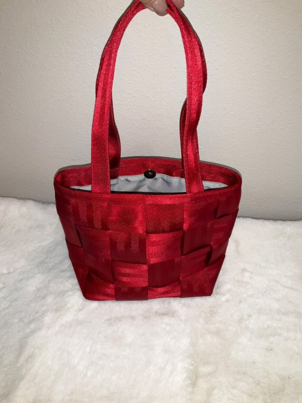 The Original SEATBELT BAG in Red Nylon Small tote 2 handle - Picture 2 of 6